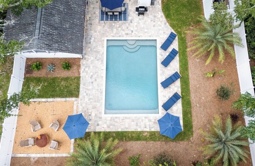 Saint Simons Heights House | NEW! Heated Pool, only 1.5 miles to Beach! Sleeps 10