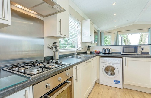 Hawes House | New in 2017. Modern and contemporary 14ft-wide lodge style holiday home.