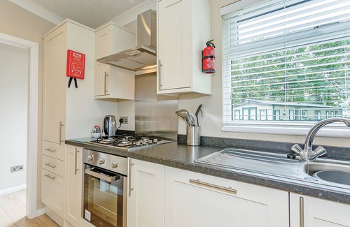 Hawes House | New in 2017. Modern and contemporary 14ft-wide lodge style holiday home.