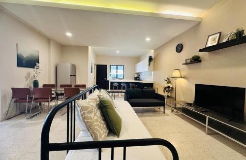 Tanjung Bungah House | New Island Luxe Retreat Vacation Home 14pax Nearby Gurney