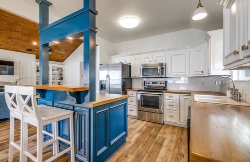 Cedar Creek Reservoir House | New Lakefront Home-Private Dock on Open Water in Convenient Location, Cul de sac