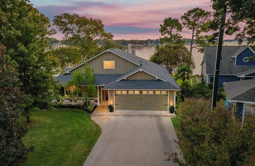 Cedar Creek Reservoir House | New Lakefront Home-Private Dock on Open Water in Convenient Location, Cul de sac