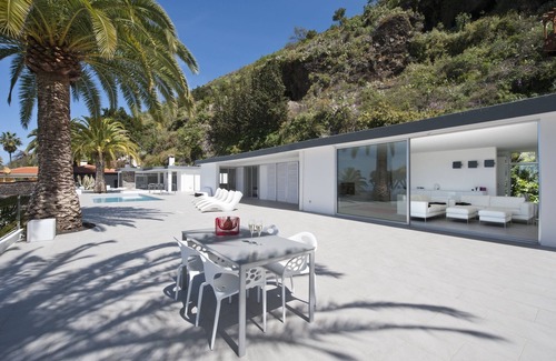 Los Gomez House | NEW LISTING! Casa El Balcon Grande