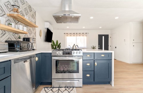 Twentynine Palms House | New Listing! Cowboy Pool, Stargazing, Hot Tub