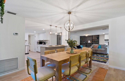 Bayshore Gardens House | New listing discount! Beautiful house close to Anna Maria Island and Siesta Key.