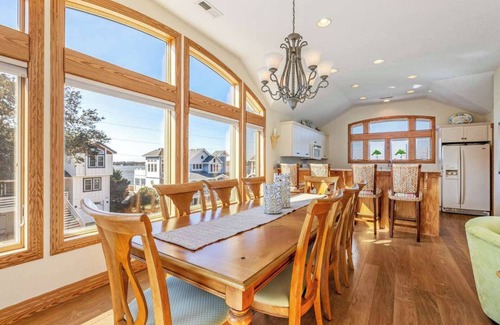 Kitty Hawk House | New Listing! Game room, Private pool & Hot Tub
