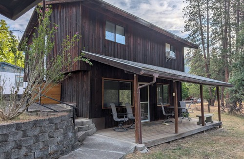 Ahsahka House | "New Listing" Newly renovated 3-bedroom house with AC in Orofino.