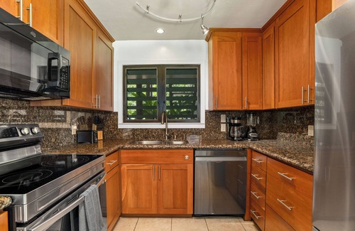 Lihue Condo | New Listing! Ocean and Pool Front Remodeled Condo