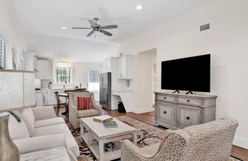 Fairhope Cottage | NEW LISTING! Peaceful, Fairhope Cottage