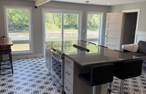 Absarokee House | New Listing! Rosebud Creek Home - Waterfront home in historic Absarokee, Montana