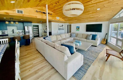 Hartswell House | New Listing The Bahama Island House