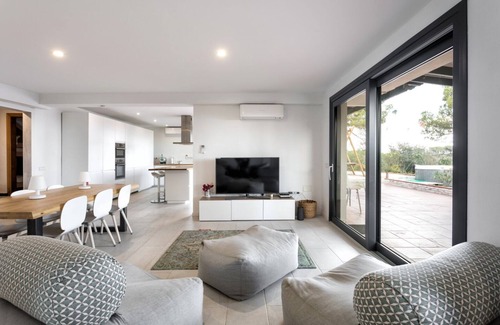 Arenys de Munt House | NEW LISTING: Villa Costa Barcelona with sea views!