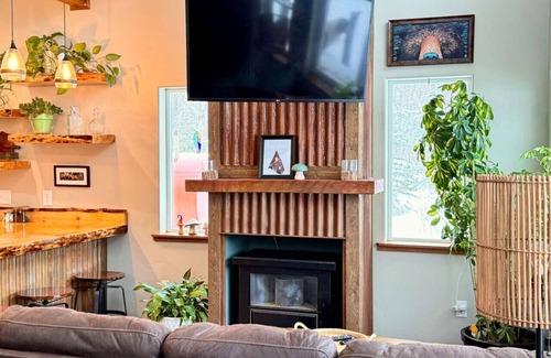 Fishhook Cabin | NEW-Little Susitna Hideaway