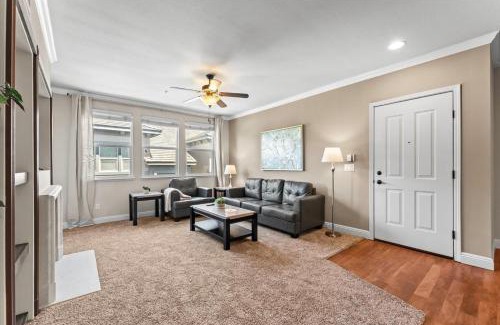 Reno/Tahoe Airport Apartment | New Luxurious 1BR Apartment Heated Pool Spa & Sauna