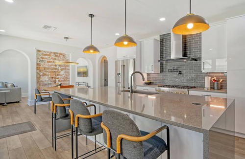 Laurel Park House | NEW! Luxurious 2BR/2BA Heart of Historic Laurel Park w/pool