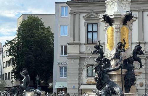 Innenstadt - Sankt Ulrich-Dom Apartment | New luxury apartment 3 rooms at Rathausplatz