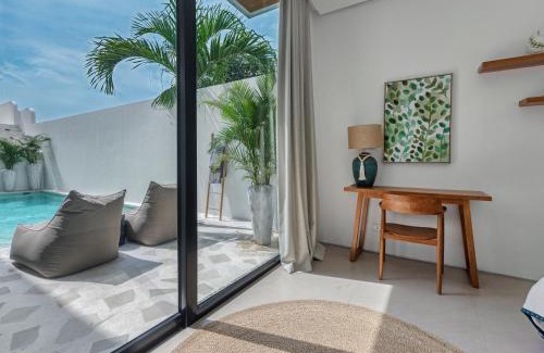 Berawa Villa | New Magnificent 3BR 5min to Finns & Berawa Beach Villa Alemar