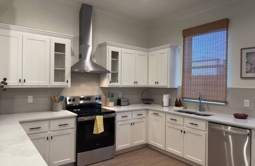Lafayette House | New/Modern 3B/2.5Bt Townhome in the Heart of Town