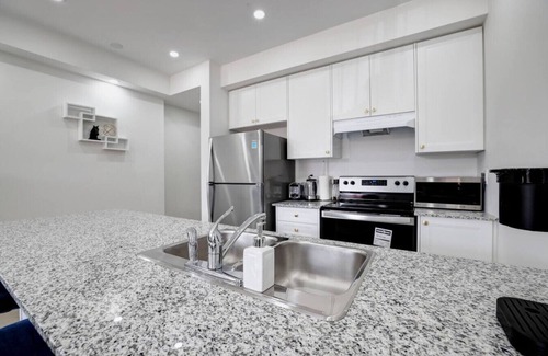 Ajax House | New Modern 3bed Home | Thermëa Spa | Casino |Beach