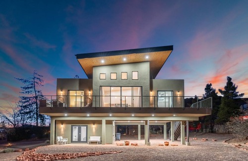 West Sedona Apartment | NEW Moondance Private Studio Cathedral Rock Hiking