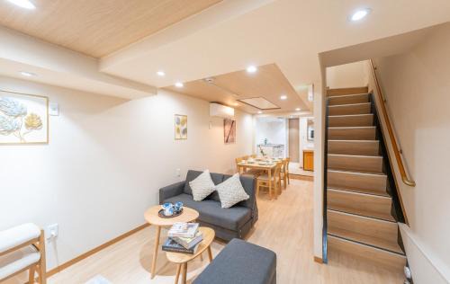Shinjuku Apartment | New open 和風住宅 東中野駅 大久保駅徒歩圈内 新宿駅まで電車5分渋谷銀座東京近い 荷物預かります