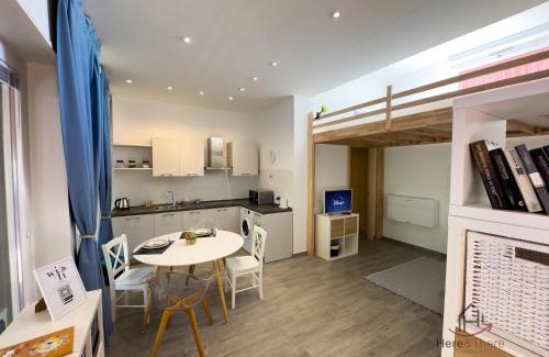 Varazze Apartment | New Open Space - WiFi - Smart TV - Sea at 2 minutes