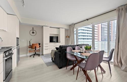 Church and Wellesley Apartment | New Panoramic view 2BD & Den in Downtown Toronto