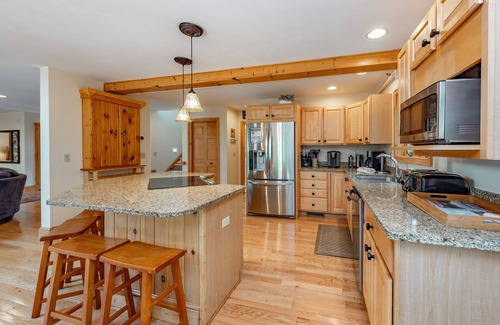 Paradise Point House | New! Paradise at Deep Creek: Lakefront, Private Dock, Hot Tub!