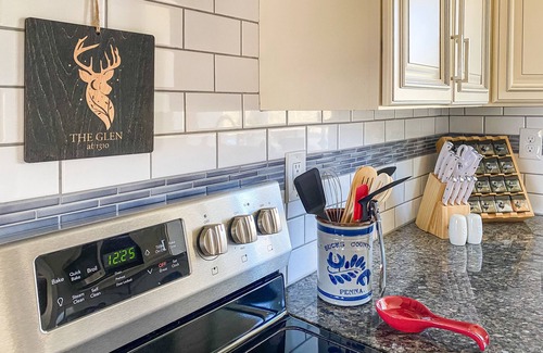 Blooming Glen House | New! Pet-friendly Bucks County home, huge backyard