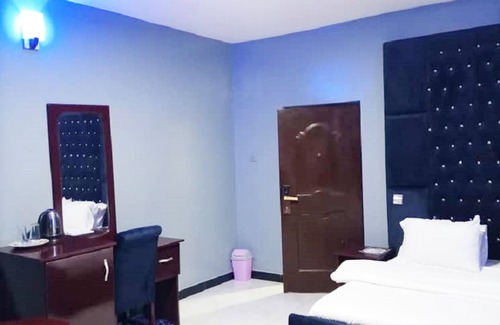 Uyo Hotel | NEW POINT HOTEL AND SUITES