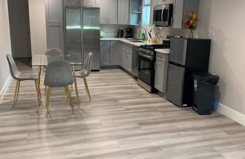 Pico-Union Apartment | NEW PRIVATE ROOM WITH FULL BATH
