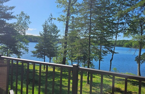 Hayward Cabin | New Remodel Lake Cabin for Fall and Winter Sports weekly/monthly rental