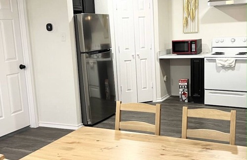 North Central Carrollton Condo | New Remodeled Private Guest Suite in North DFW