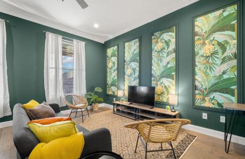 Historic Ybor Apartment | NEW! Sangria Suite - Upscale Ybor City Studio, Right On 7th Ave