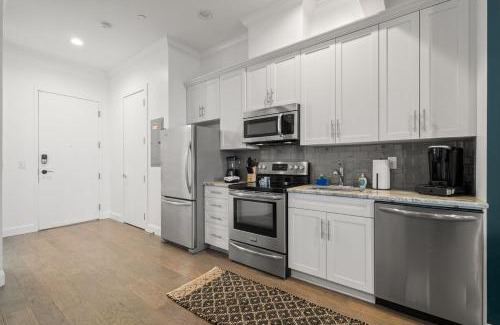 Historic Ybor Apartment | NEW! Sangria Suite - Upscale Ybor City Studio, Right On 7th Ave