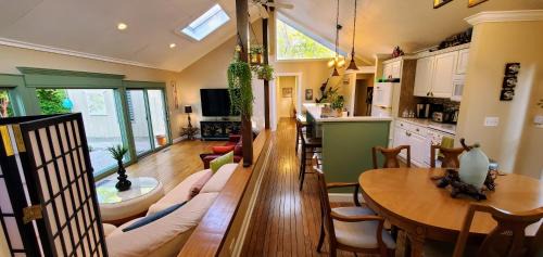 Summersea House | New Seabury Retreat. Butchart Gardens' Inspired