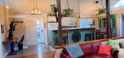 Summersea House | New Seabury Retreat. Butchart Gardens' Inspired