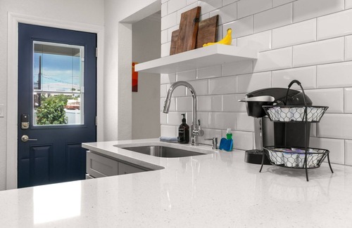 Courier City - Oscawana House | NEW Soho Home - Perfect Space for Families