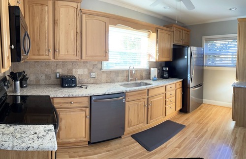 Phoenixville House | New Spacious single w/parking. Bikes, XBOX,