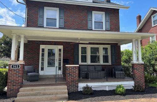 Phoenixville House | New Spacious single w/parking. Bikes, XBOX,