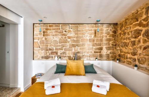 Quartier Sainte-Avoye Apartment | New Stunning 4 Bdrs Apt, With AC – Le Marais