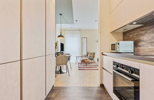 Hollerich Apartment | New Stylish Apt w/Free Parking & Equipped Kitchen