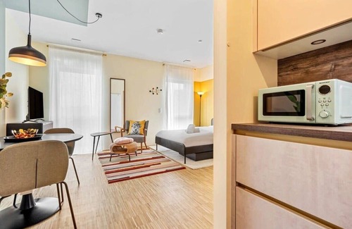 Hollerich Apartment | New Stylish Apt w/Free Parking & Equipped Kitchen