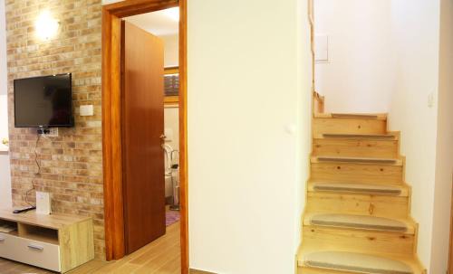 Municipality of Omisalj Apartment | New, sunny apartment surrounded by nature