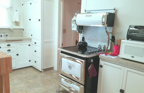 Ferndale House | NEW! The Beauregard: Charming Victorian Home in Historic Ferndale (Tax Incl!)