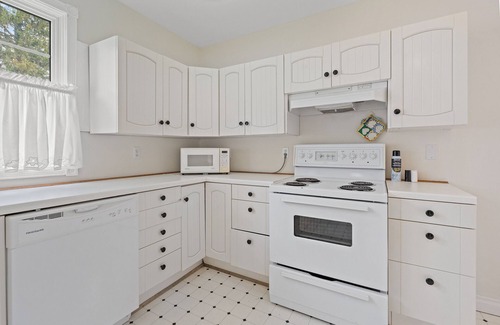 Old Town Historic District Cottage | NEW! The Cedar House - Steps from Queen Street