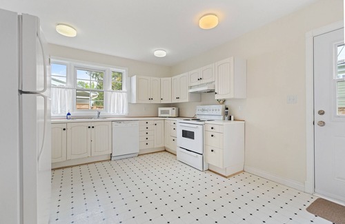 Old Town Historic District Cottage | NEW! The Cedar House - Steps from Queen Street