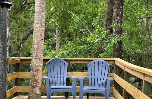 Fish Hawk House | NEW TO VRBO - Modern Farmhouse Studio - Queen Bed - 1 Acre