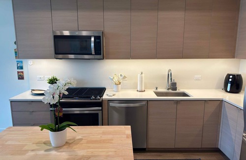 Civic Core Apartment | NEW Upscale Downtown San Diego Stay Queen Bed Pool Sauna