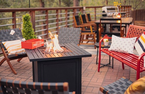 Keystone House | *NEW* Views, Game Room, FirePit, Pet, Fam Friendly